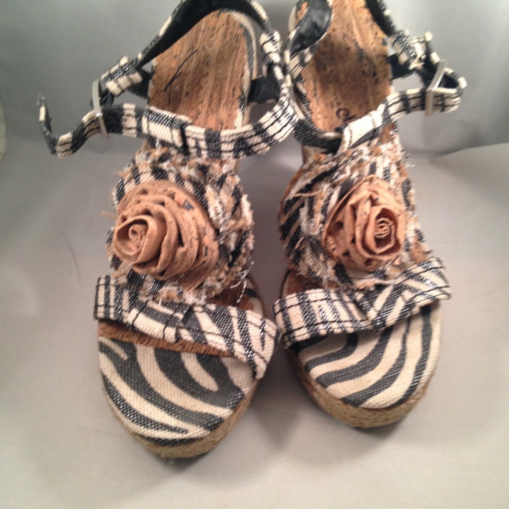 Reaction Kenneth Cole Wedge Shoes Sz 7 Like New